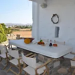 بيت للعطل Traditional باروس