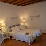 Traditional Páros